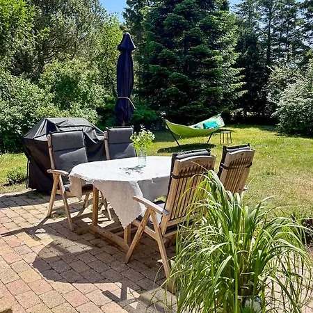 Vakantiehuis Family-friendly Near Skaerby